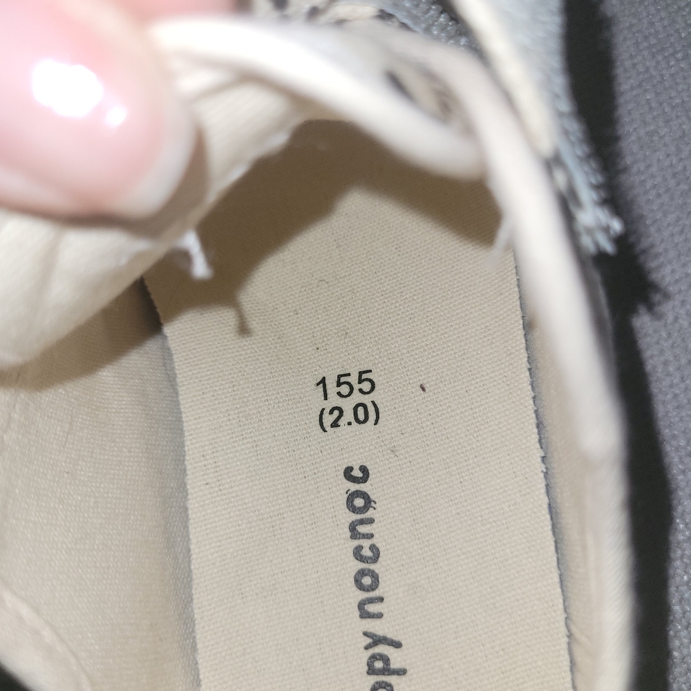 HAPPY NOCNOC SIZE 2 (26) Kids Canvas Shoes with Black and Cream Design Used. - Picture 6 of 6